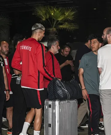 A-Milli-Futbol-Takimi-Dunya-Kupasi-Sonrasi-Turkiye8217ye-Dondu-featured