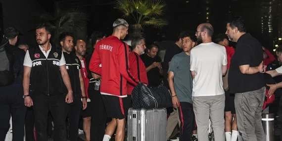 A-Milli-Futbol-Takimi-Dunya-Kupasi-Sonrasi-Turkiye8217ye-Dondu-featured