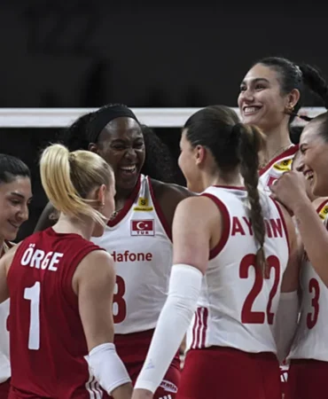 A-Milli-Kadin-Voleybol-Takimi-Belcika8217yi-set-vermeden-gecti-featured
