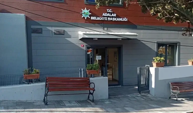 Adalar-Belediyesi8217ne-rusvet-operasyonu-Ali-Ercan-Akpolat-da-dahil-41-gozalti-featured