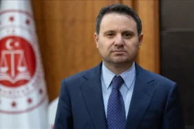 Adalet-Bakani-Gurlek-duyurdu-Sokak-cetelerine-5-ilde-es-zamanli-operasyon-32-gozalti-featured