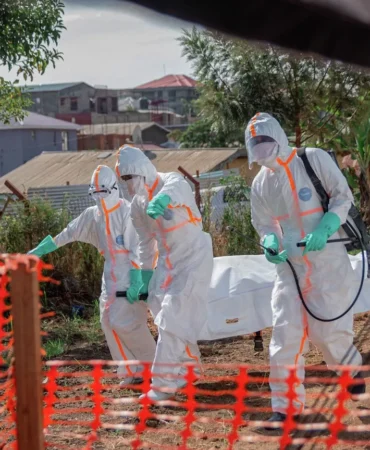 Afrika-CDC8217den-Ebola-uyarisi-Tarihin-en-kotu-salgini-olabilir-featured