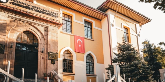 Anadolu Üniversitesi spor camiasını ödüllendirdi