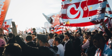 Atamanampaposdan-Olympiakos-Taraftarina-Tepki-featured