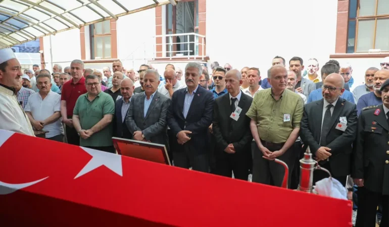 Baba-Muderrisoglu-cenaze-toreni-dualarla-tamamlandi-featured