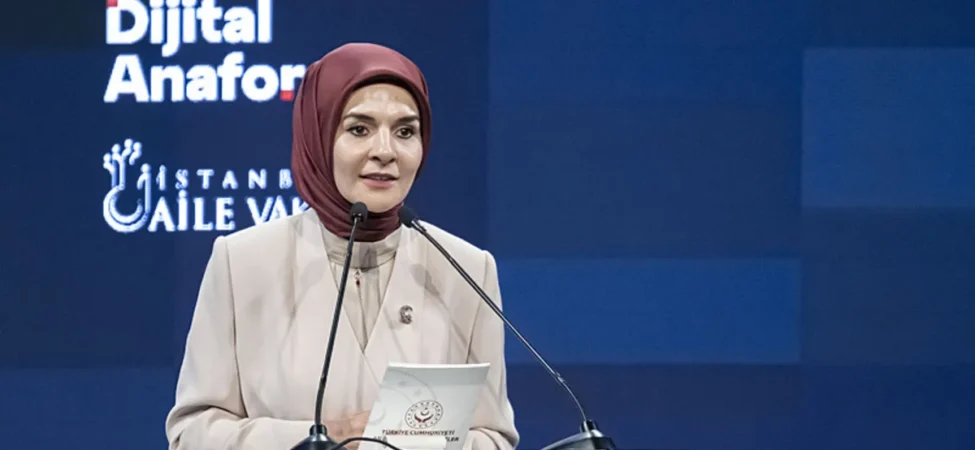 Bakan-Goktas-uyardi-Cocuklarimizi-algoritmalarin-insafina-birakamayiz-featured