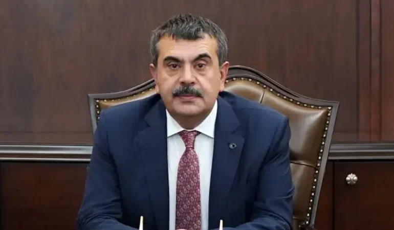 Bakan-Tekin-Bursa8217daki-Egitim-Verilerini-Acikladi-Ogretmen-Sayisi-25-Kat-Artis-Gosterdi-featured