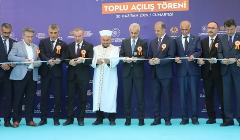 Bakan-Uraloglu-Hakkari8217de-toplu-acilista-8220Bolgede-tarihi-bir-degisim-yasaniyor8221-featured