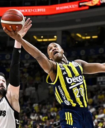 Basketbol-Super-Ligi-final-serisi-3.-mac-heyecani-featured