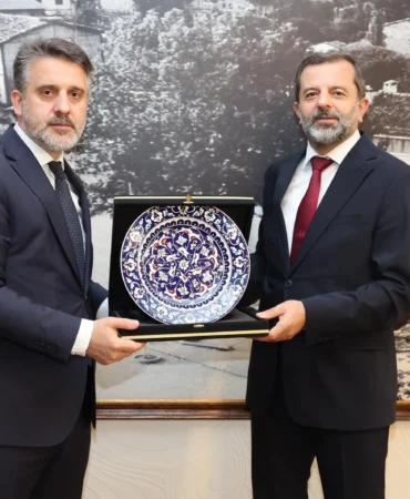 Biba-ve-Burokratlar-Gursu8217ya-Cikarma-Yapti-featured