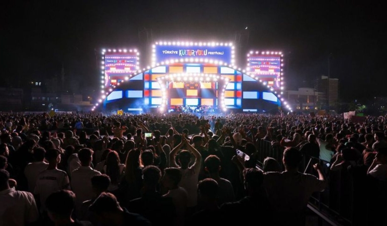Bursa-Kultur-Yolu-Festivali-Bursa8217da-yogun-ilgi-gordu-mu-featured