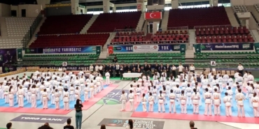Bursa-Kyokushin-Kupasi8217nda-4-ulkeden-180-sporcu-bulustu-featured