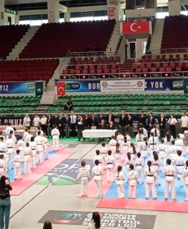 Bursa-Kyokushin-Kupasi8217nda-4-ulkeden-180-sporcu-bulustu-featured