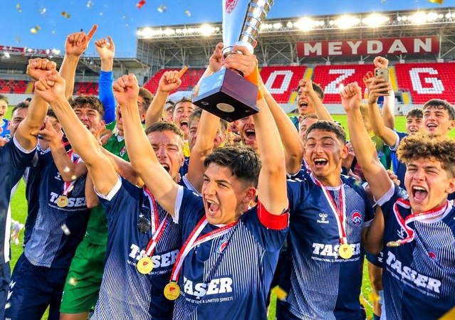 Bursa-Orhangazi-U18-Takimi-Turkiye-Sampiyonu-Oldu-featured