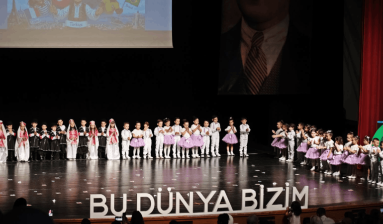 Bursa-Yuvamda-Yil-Sonu-Senligi-Cosku-Dolu-featured