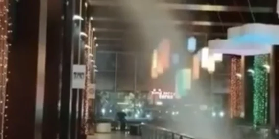 Bursa’da AVM’de yangın fıskiyeleri devreye girdi