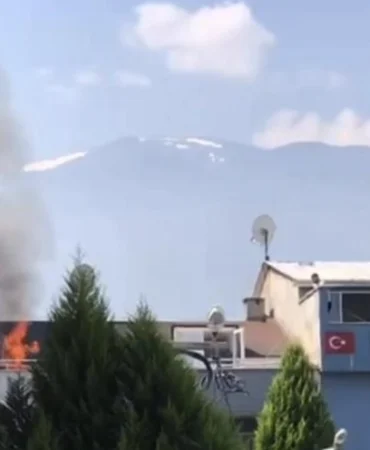 Bursa8217da-cikan-cati-yangini-panige-neden-oldu-featured
