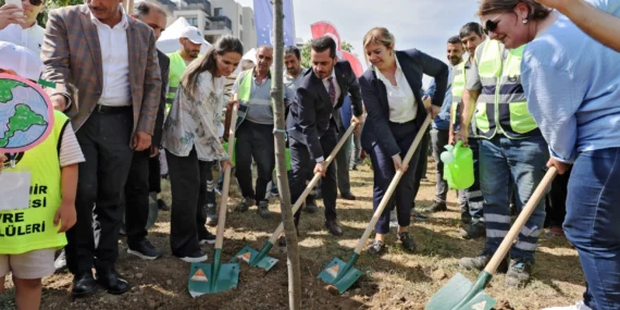 Bursa’da Çevre Haftası Etkinliği: 200 Fidan Toprakla Buluştu