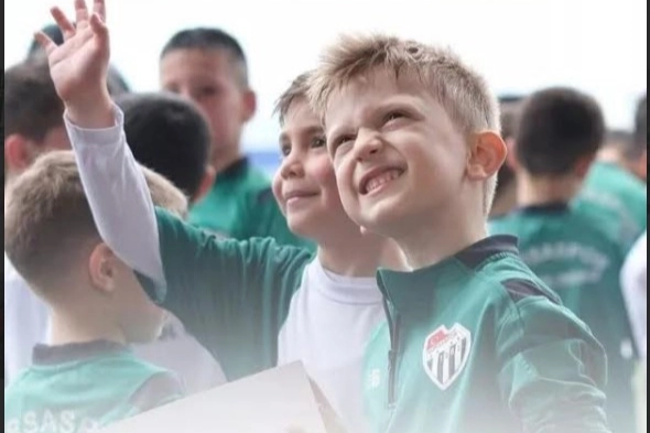 Bursaspor-Futbol-Okulu-Kayitlari-Basliyor-featured