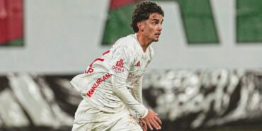 Bursasporun-sag-kanadinda-Super-Ligden-genc-transfer-adayi-featured