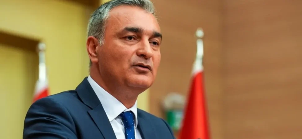 CHP-Sozcusu-Sari8217nin-8220Ozgur-Ozel-ve-Ekrem-Imamoglu-ihrac-edilecek-mi8221-yaniti-Parti-icinde-paralel-yapi-var-featured