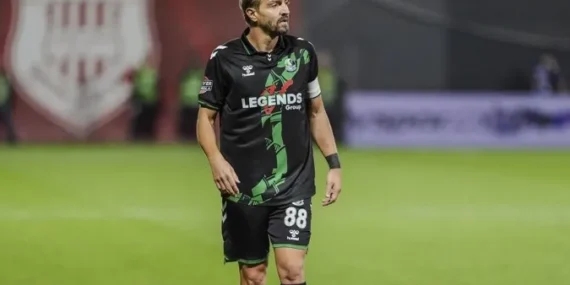 Caner-Erkin-futbol-kariyerine-son-verdi-featured