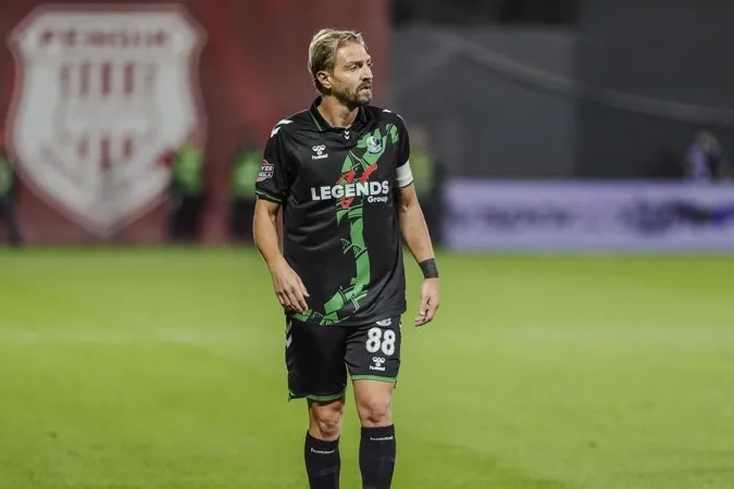 Caner-Erkin-futbol-kariyerine-son-verdi-featured
