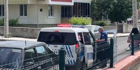 Çorum’da genç kadın, anne ve babasını bıçakla rehin aldı