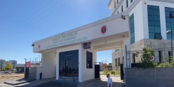 Diyarbakir8217da-silah-oyunu-trajedisi-Emre-hayatini-kaybetti-featured