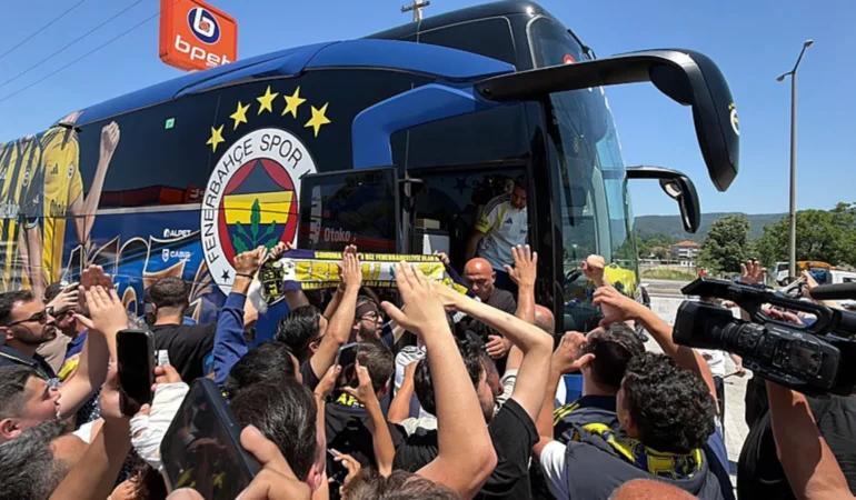 Duzce8217de-Fenerbahce8217ye-coskulu-karsilama-featured