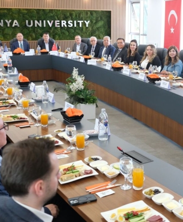 EFKAN-ALA-MUDANYA-UNIVERSITESI-ZIYARETINDE-featured