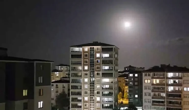 Edirne-Semalarini-Cilek-Dolunayi-Aydinlatti-featured