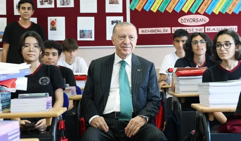 Erdogan8217dan-ogrencilere-karne-mesaji-Keyifli-bir-yaz-tatili-dilerim-featured