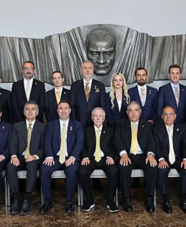 Fenerbahce-Yonetim-Kurulu-Ilk-Toplantisini-Gerceklestirdi-featured