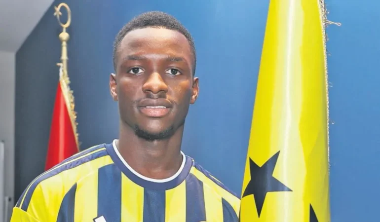 Gol-krali-Manenin-veliahti-Diouf-yukseliste-featured