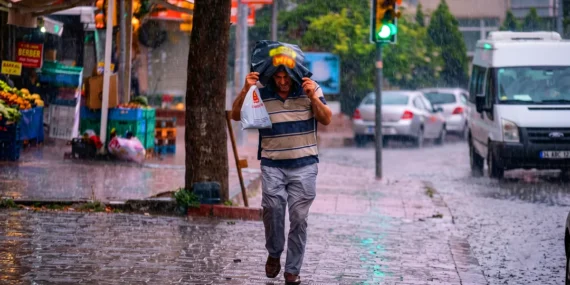 HAVA DURUMU UYARISI! Hafta sonu planları için dikkatli olun!