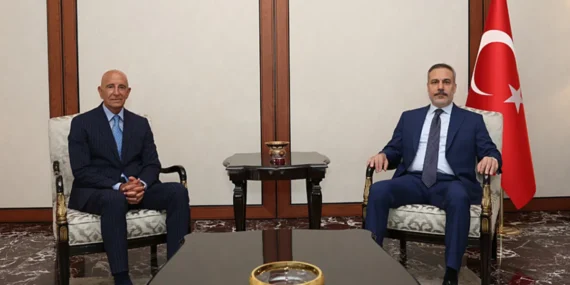 Hakan Fidan, ABD’nin Ankara Büyükelçisi Tom Barrack’ı kabul etti