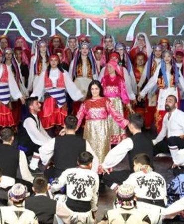 Inegol-Halk-Danslari-Toplulugu-15.-Yila-Ozel-Gosteriyle-Sahnede-featured