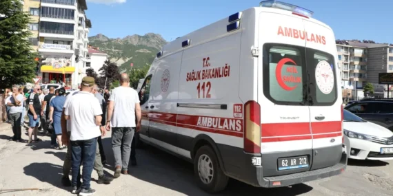 İnşaat iskelesinden düşen 35 yaşındaki işçi yaşamını yitirdi