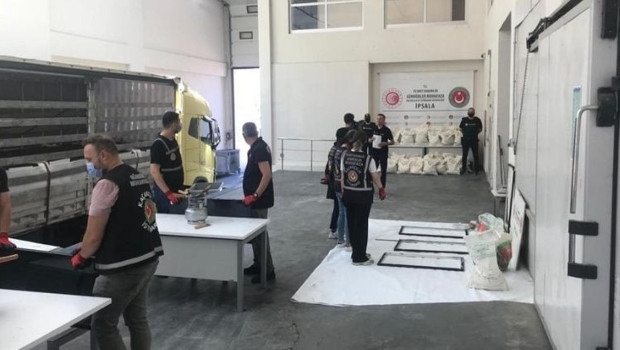 Ipsala-sinir-kapisinda-15-ton-uyusturucu-ele-gecirildi-featured