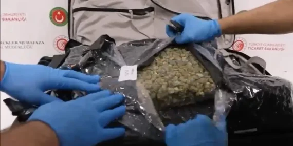 İstanbul Havalimanı’nda 22 kilo 500 gram esrar ele geçirildi: 20 milyon 300 bin lira