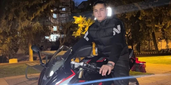 Karne Sonrası Okul Önünde Bıçaklanan Çağlar Gönülalan Yaşamını Yitirdi