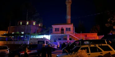 Kayseri8217de-camide-tartisma-kanli-bitti-2-kisi-bicaklandi-oldu-featured