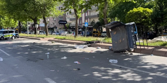 Kayseri’de otomobil ve moped çarpıştı: 5 kişi yaralandı
