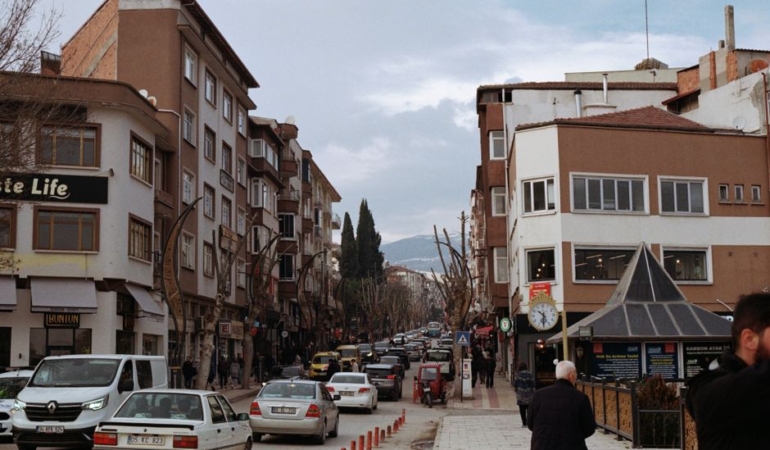 Kirikkale8217de-Arac-Beyaz-Esya-Magazasina-Girdi-featured