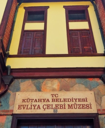Kutahya-Belediye-Baskani-Spor-Okulunu-Ziyaret-Etti-featured