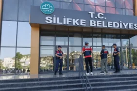 Mersin-Silifke8217de-yolsuzluk-operasyonu-Mustafa-Turgut-dahil-gozaltilar-featured