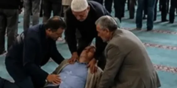 Namazda fenalık geçiren 60 yaşındaki Aydın hayatını kaybetti