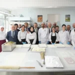 Okulda-baklava-dersi-Geleneksel-Turk-tatlisi-ogreniliyor-featured