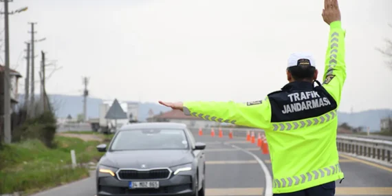 Otoyolda 6 ayda 450 şüpheli yakalandı, yüzlerce kilo uyuşturucu ele geçirildi